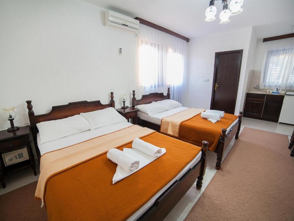 Guest House 4M Petrovac Ruang foto