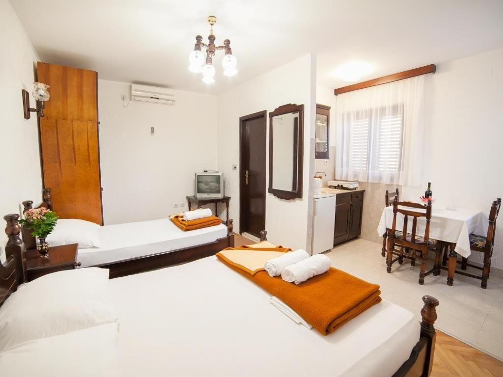 Guest House 4M Petrovac Ruang foto
