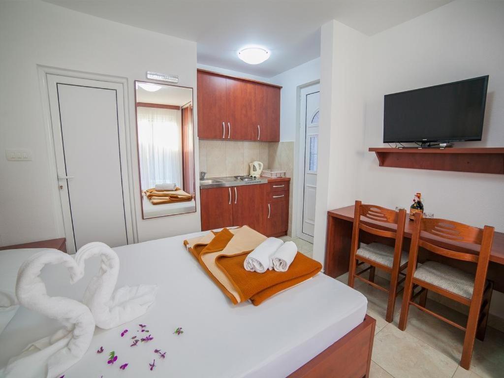 Guest House 4M Petrovac Ruang foto