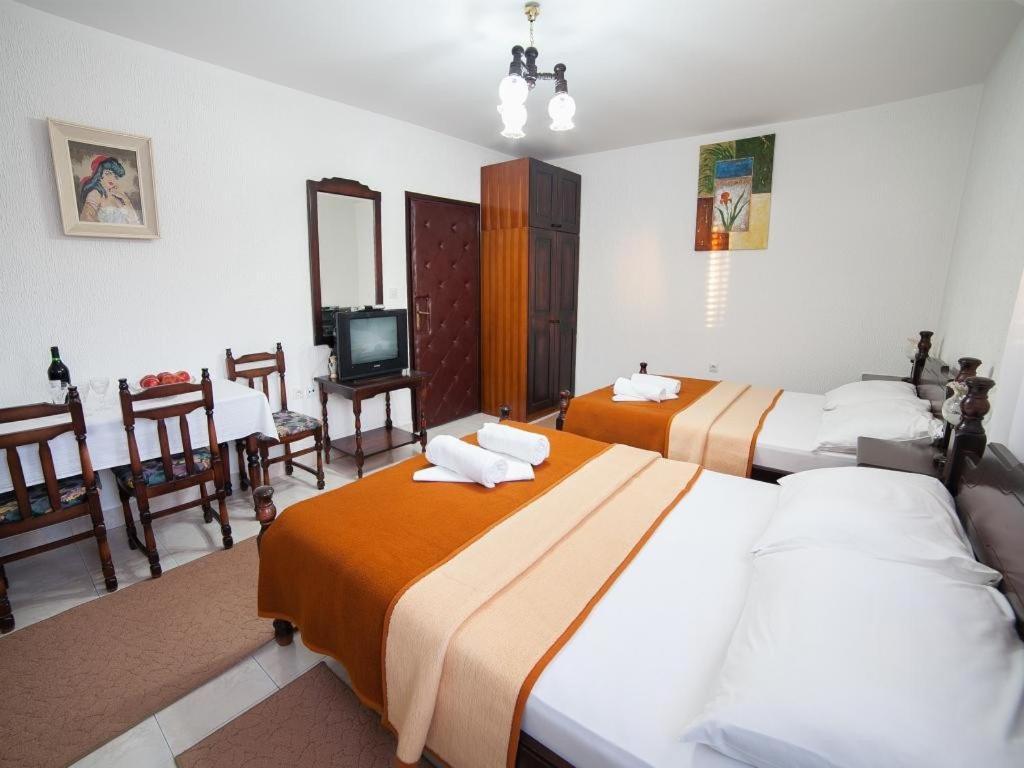 Guest House 4M Petrovac Ruang foto