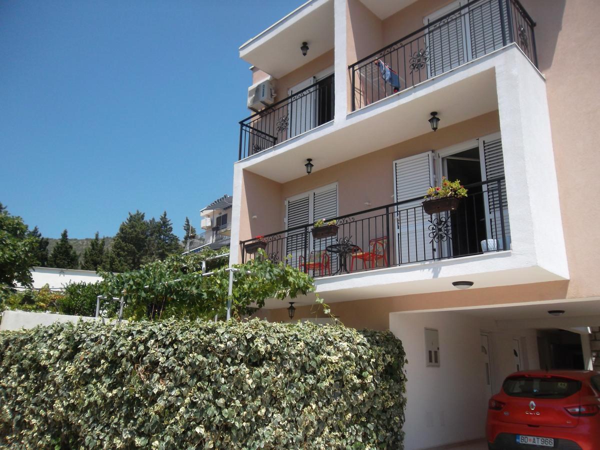 Guest House 4M Petrovac Bagian luar foto